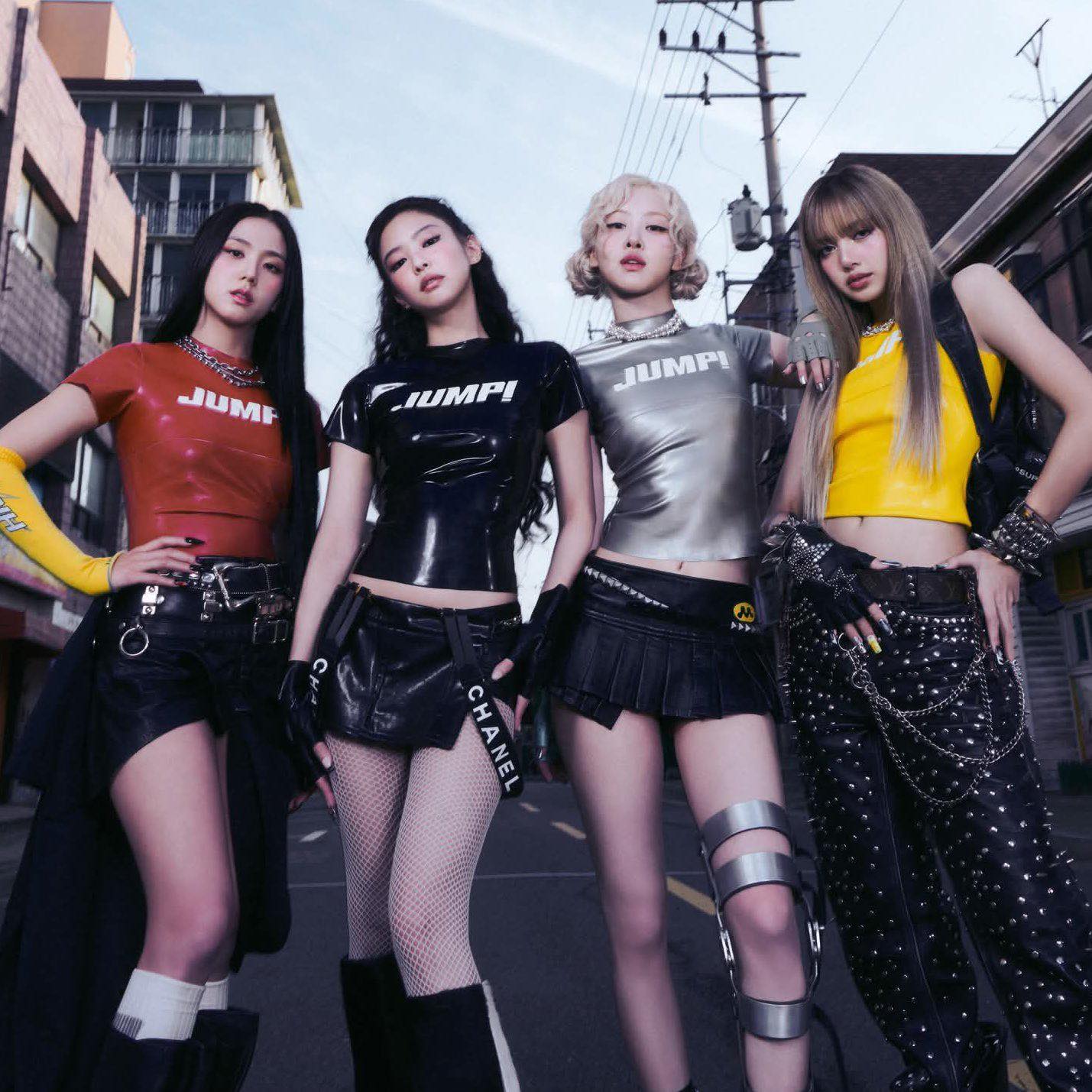 11-1752220918-blackpink-tung-mv-di-nhat-tu-truoc-den-nay-ca-the-gioi-hoa-zombie-dien-loan-vi-4-nang.jpg