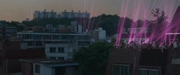 11-1752220919-blackpink-tung-mv-di-nhat-tu-truoc-den-nay-ca-the-gioi-hoa-zombie-dien-loan-vi-4-nang.gif