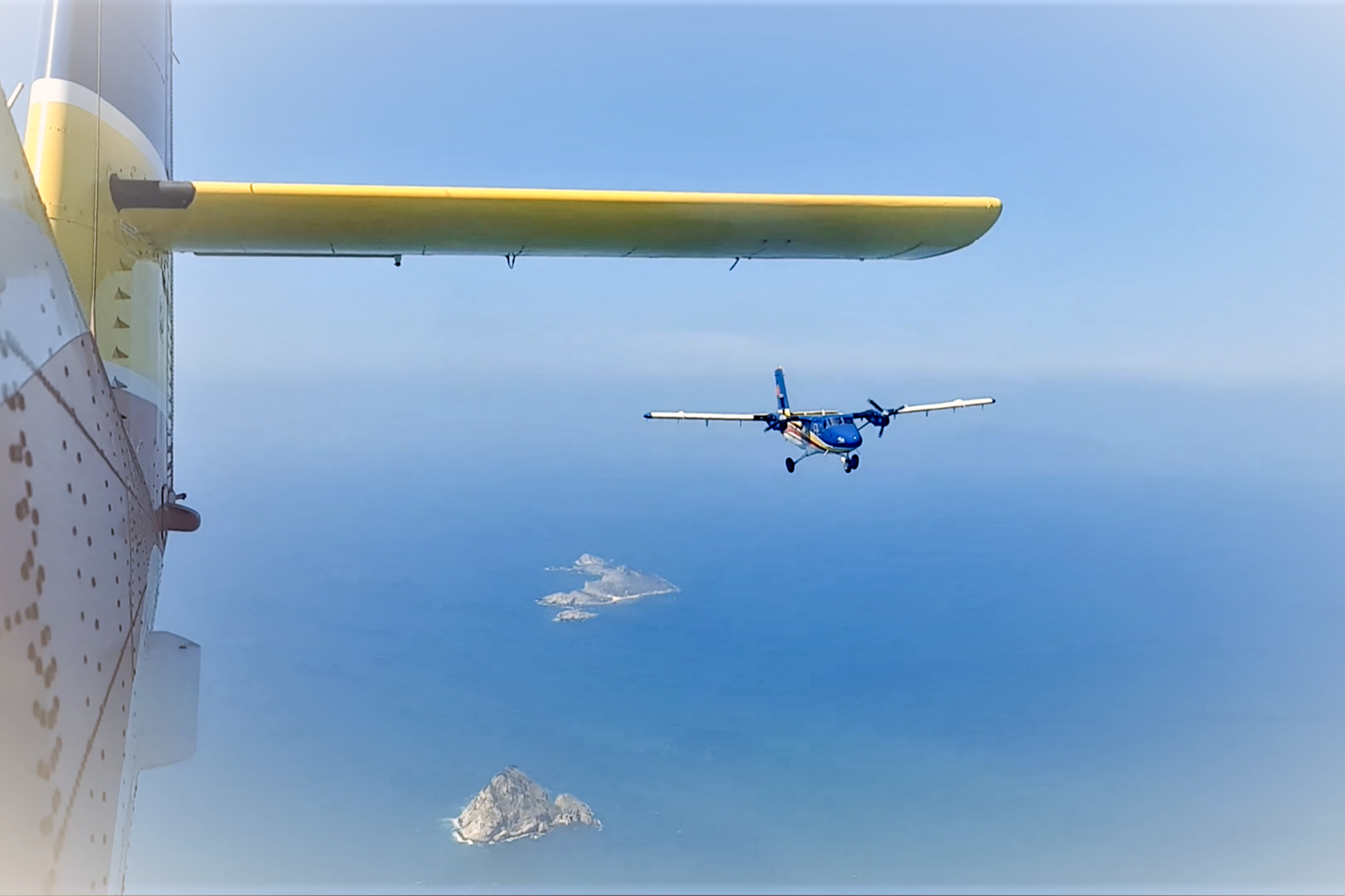 Máy bay DHC 6  bay trinh sát, tuần thám biển.png