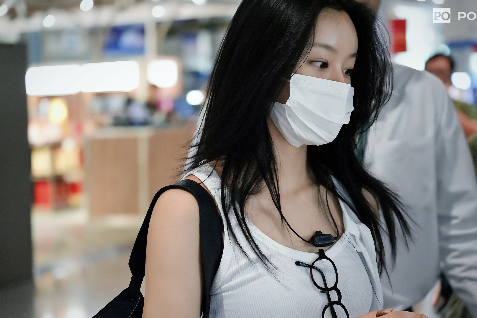 Hyeri vừa đổ bộ Việt Nam: Để mặt ít son phấn, siêu giản dị vẫn xinh cỡ này!- Ảnh 4.