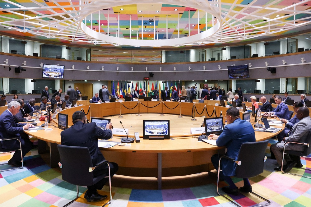 13-1752367274-cac-lanh-dao-chau-au-phan-ung-ve-muc-thue-30-cua-ong-trump-voi-eu.jpg
