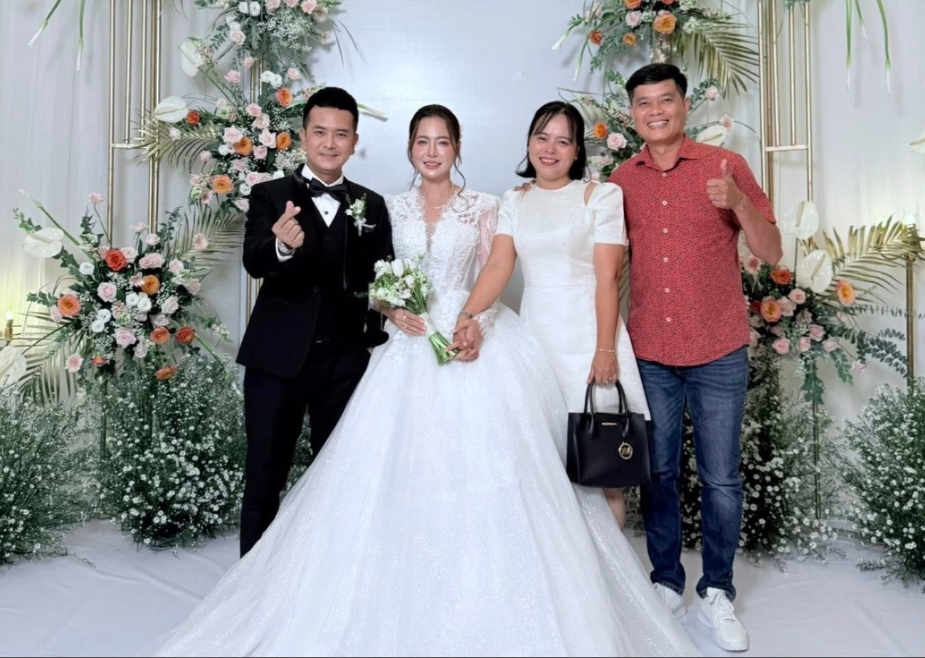 Hùng Thuận hứa yêu vợ trọn đời trong lễ cưới- Ảnh 3.