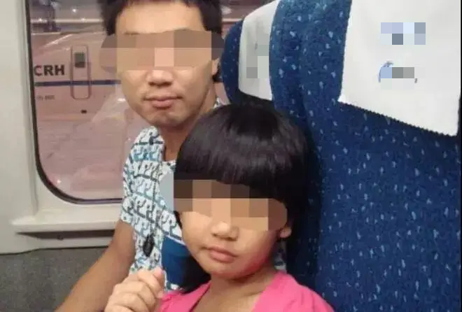 Câu chuyện rùng mình về bé gái suýt bị bắt cóc trên tàu hỏa - Ảnh 1.