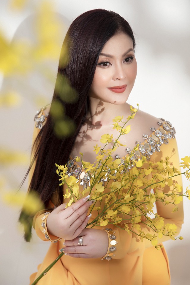 Nữ nghệ sĩ đình đám phải rời showbiz vì clip chấn động, U50 lẻ bóng, không con cái ở xứ người - Ảnh 2.