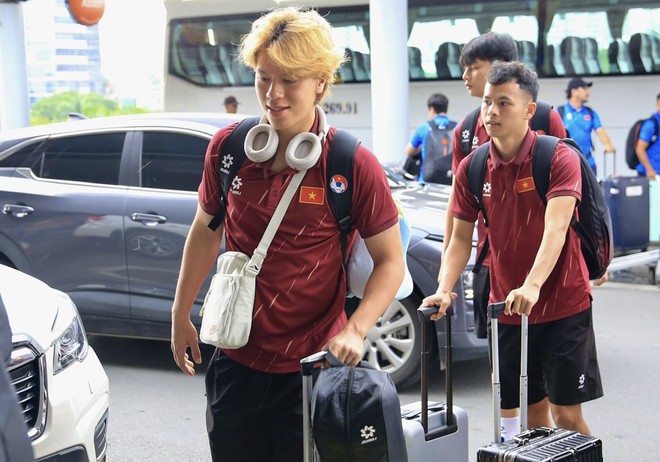 14-1752476193-viktor-le-cung-dong-doi-sang-indonesia-san-cup-u23-dong-nam-a.jpeg