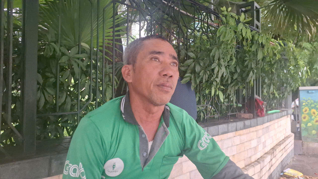 Người dân sống trong Vành đai 1 Hà Nội nói gì về cấm xe máy chạy xăng?- Ảnh 4.