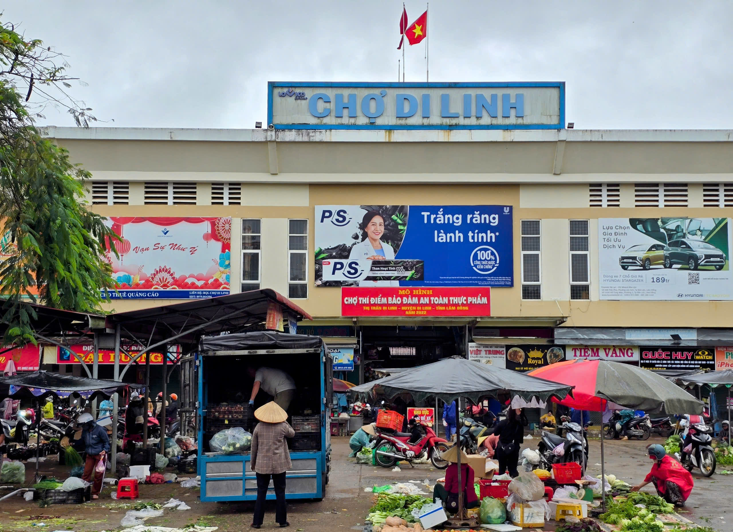 Vụ tiểu thương chợ Di Linh tố bị hành hung: Công an vào cuộc- Ảnh 1.