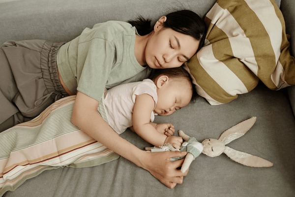"Con bao nhiêu tuổi thì không nên ngủ cùng mẹ nữa?": Vấn đề tưởng nhỏ nhưng ảnh hưởng đến cả tương lai đứa trẻ - Ảnh 1.