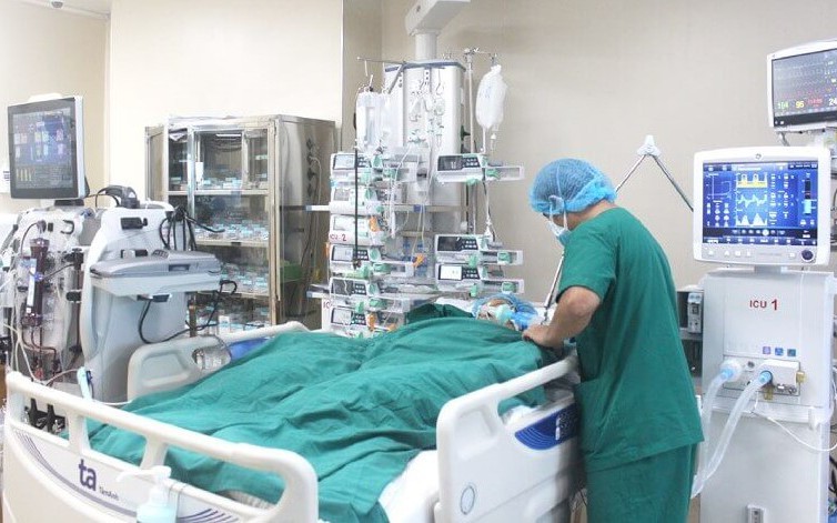 Nhịn ăn sáng để tiết kiệm, nữ sinh 21 tuổi SUY GAN giai đoạn 4 - Bác sĩ cảnh báo 4 thói quen âm thầm huỷ diệt gan mỗi ngày - Ảnh 1.
