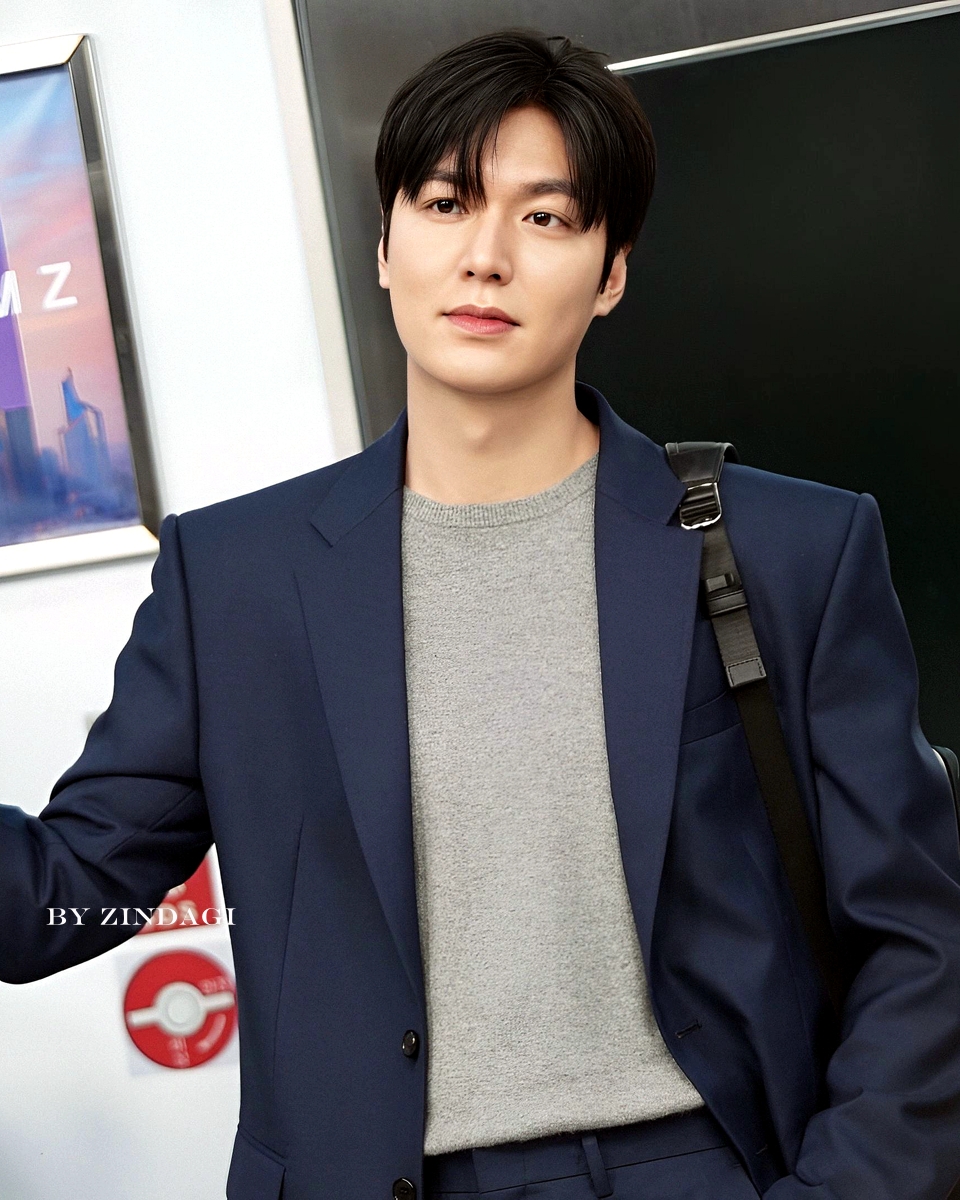 Clip: Mỹ nhân Việt đẹp đến mức khiến Lee Min Ho phải 2 lần ngắm nghía không rời tại sự kiện- Ảnh 11.