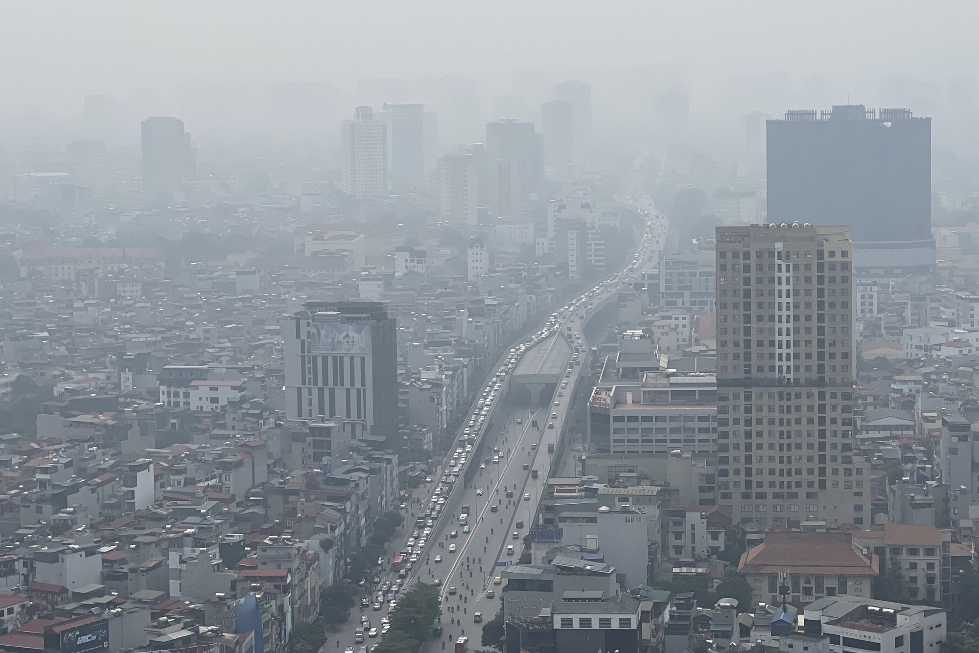 Hà Nội báo động đỏ về ô nhiễm không khí: Lọt top 5 thành phố có không khí xấu nhất thế giới- Ảnh 3.