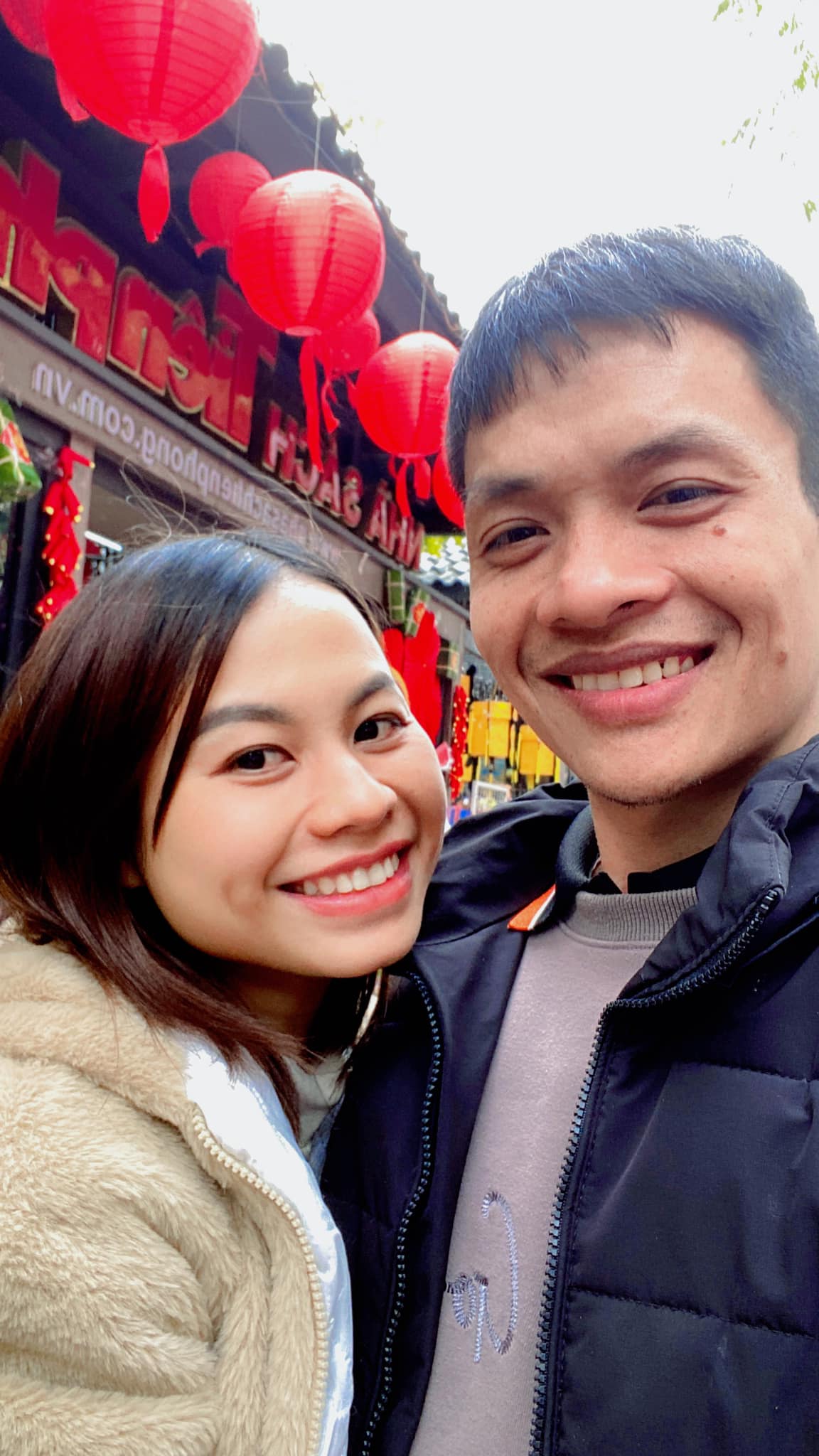 Cuộc sống trong phòng trọ 18m2 ở Hà Nội của đôi vợ chồng mỗi người có 1 chân- Ảnh 1.