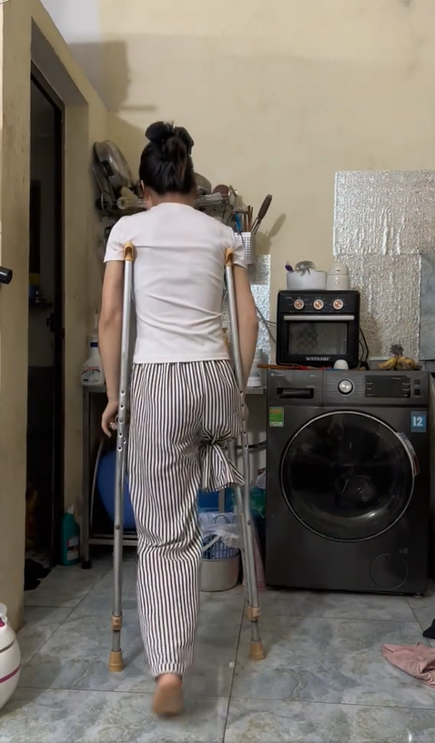 Cuộc sống trong phòng trọ 18m2 ở Hà Nội của đôi vợ chồng mỗi người có 1 chân- Ảnh 4.