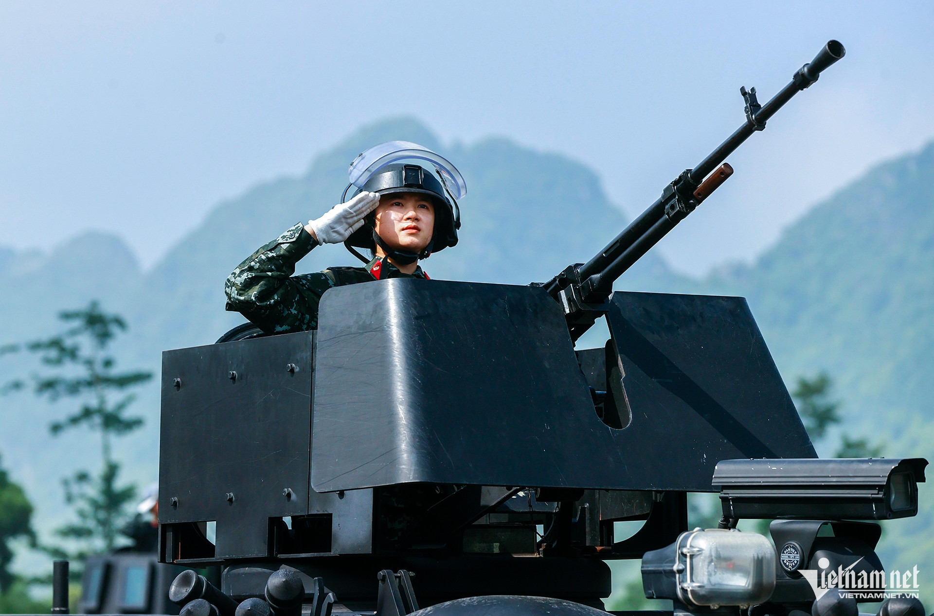 W-khi tai_9.jpg