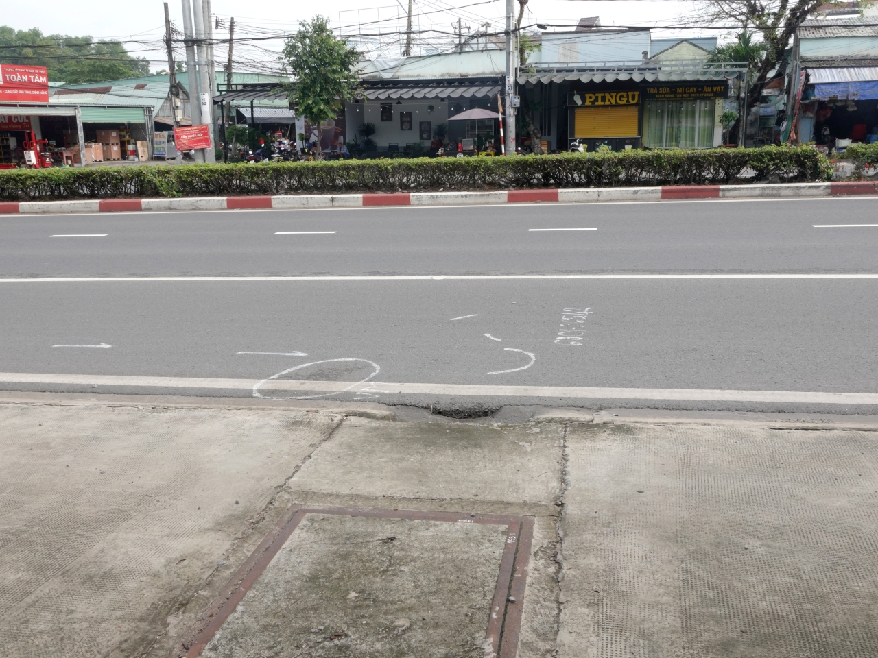 Lời kể xót xa vụ 2 vợ chồng tử vong khi chở con gái đi khám bệnh: Bé gái hoảng loạn nức nở nói