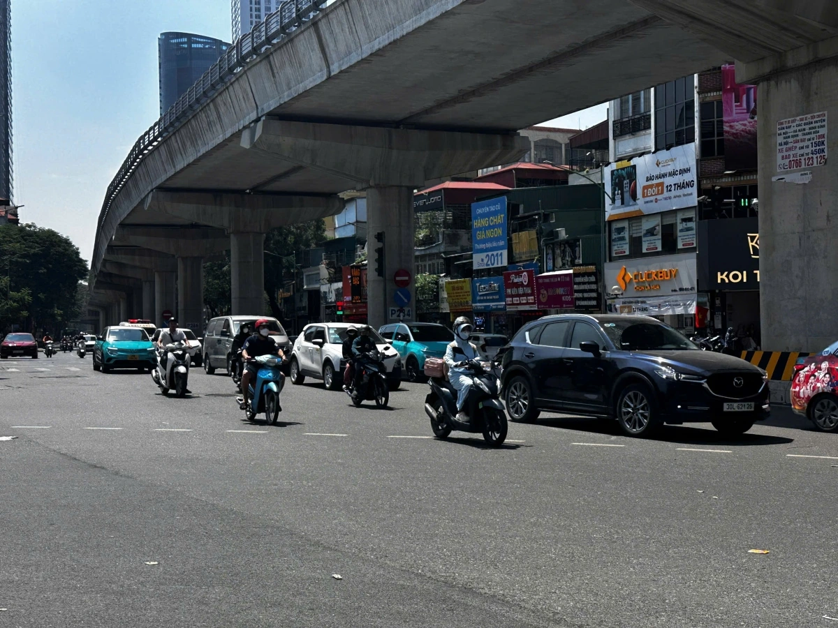 chi phi cho mot chiec xe xang, dau o ha noi se tang khi ap dung bieu phi moi hinh anh 1