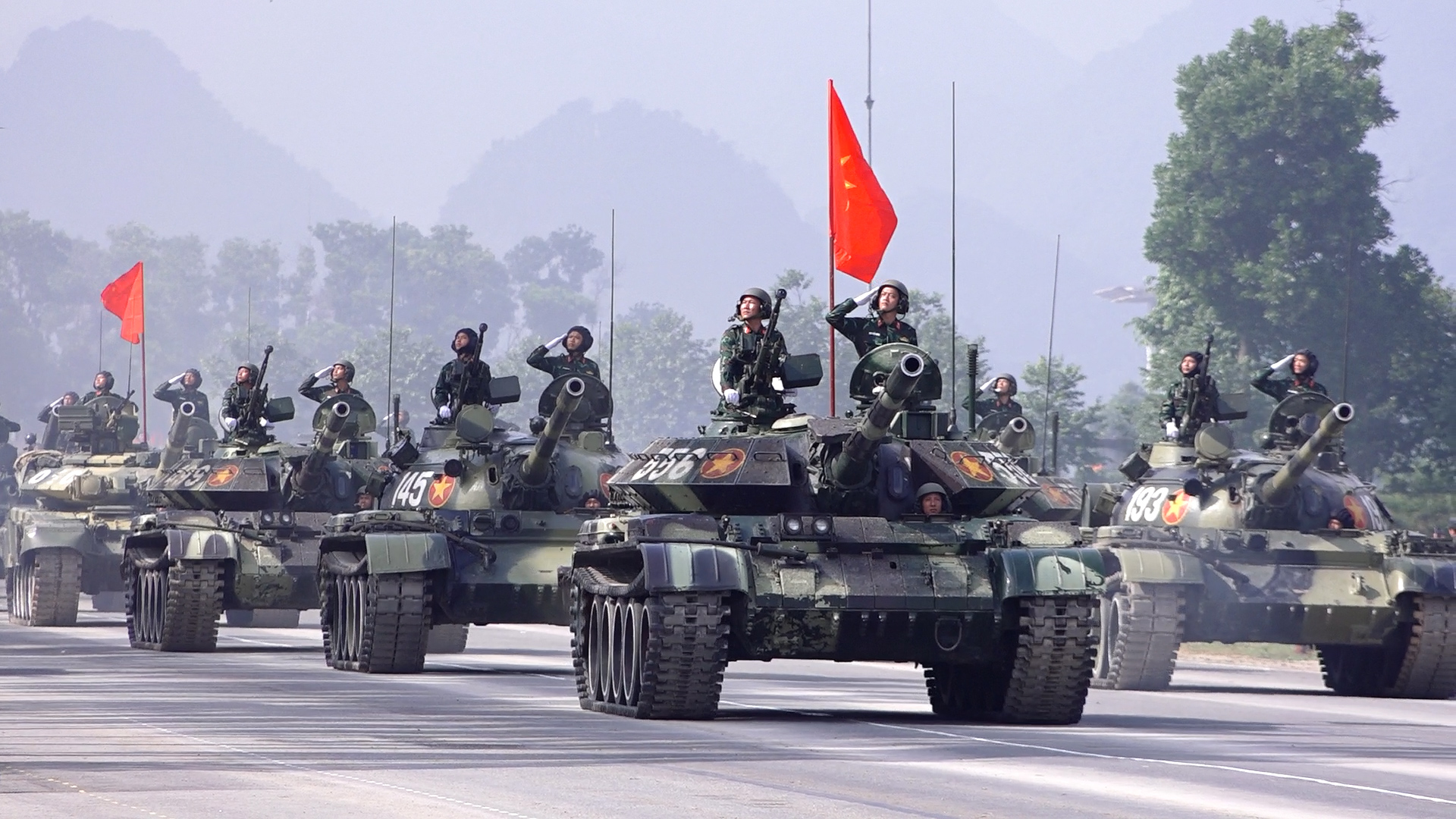 Xe chiến đấu bộ binh 'made by Việt Nam' sẽ làm nhiệm vụ đặc biệt ngày 2/9: Nặng 15 tấn, bơi 7 km/giờ - Ảnh 1.