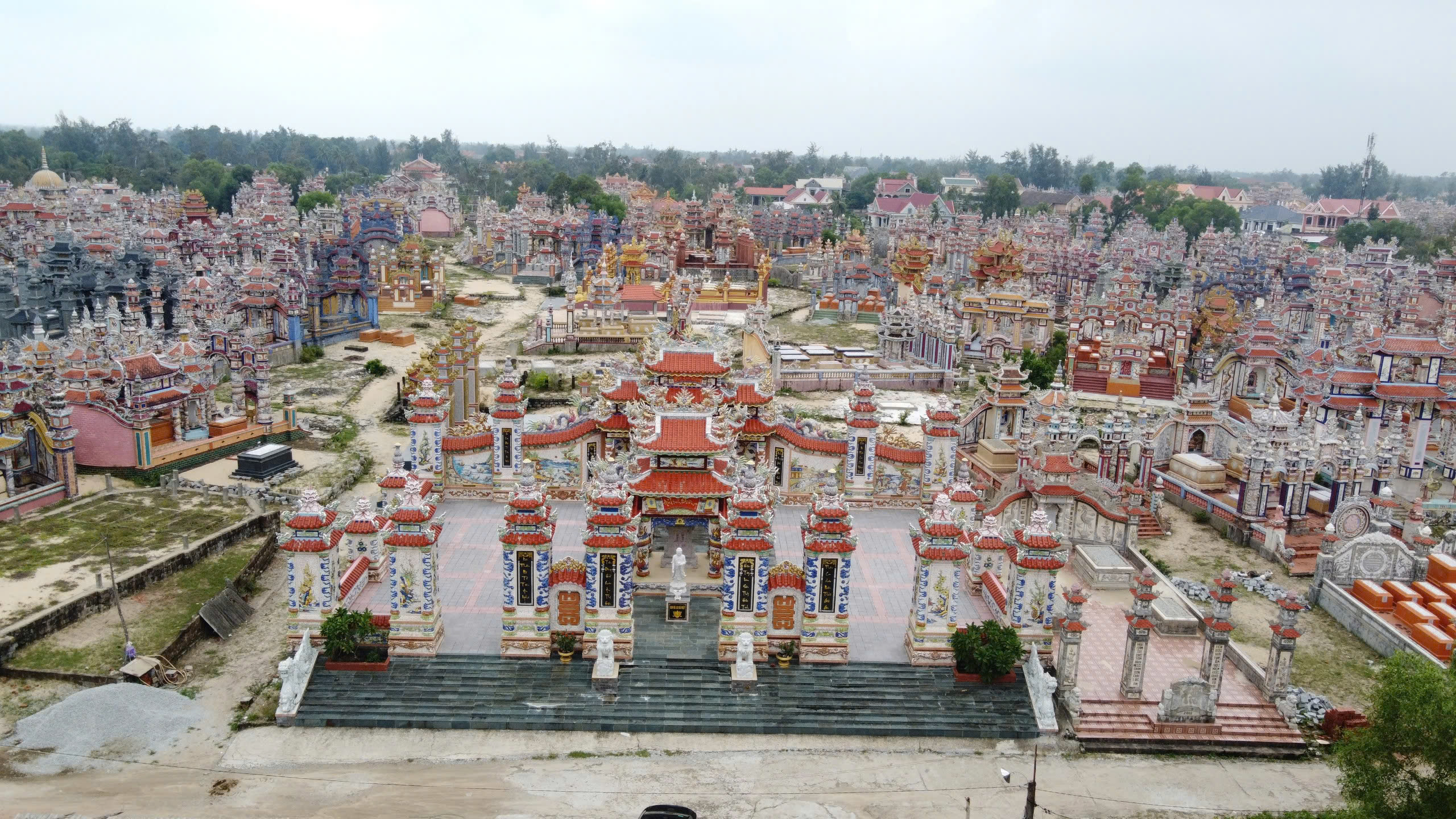Đập chén bát xây lăng mộ: Chuyện thật ở ngôi làng khiến cả thế giới ngỡ ngàng- Ảnh 3.