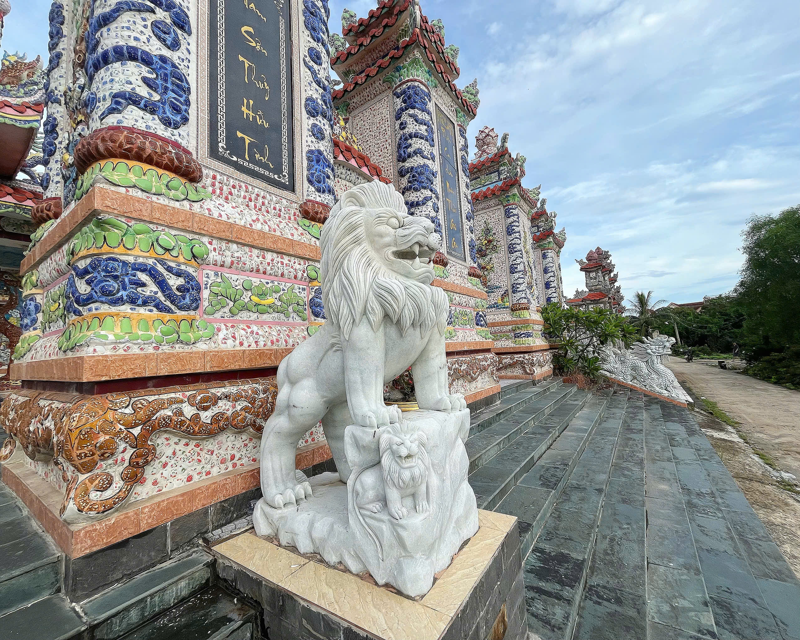 Đập chén bát xây lăng mộ: Chuyện thật ở ngôi làng khiến cả thế giới ngỡ ngàng- Ảnh 7.