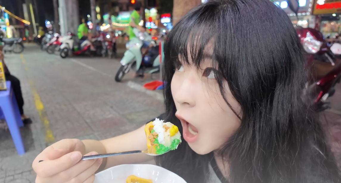 Khách Trung Quốc thích mê 1 món vỉa hè tại TP HCM, thốt lên: 