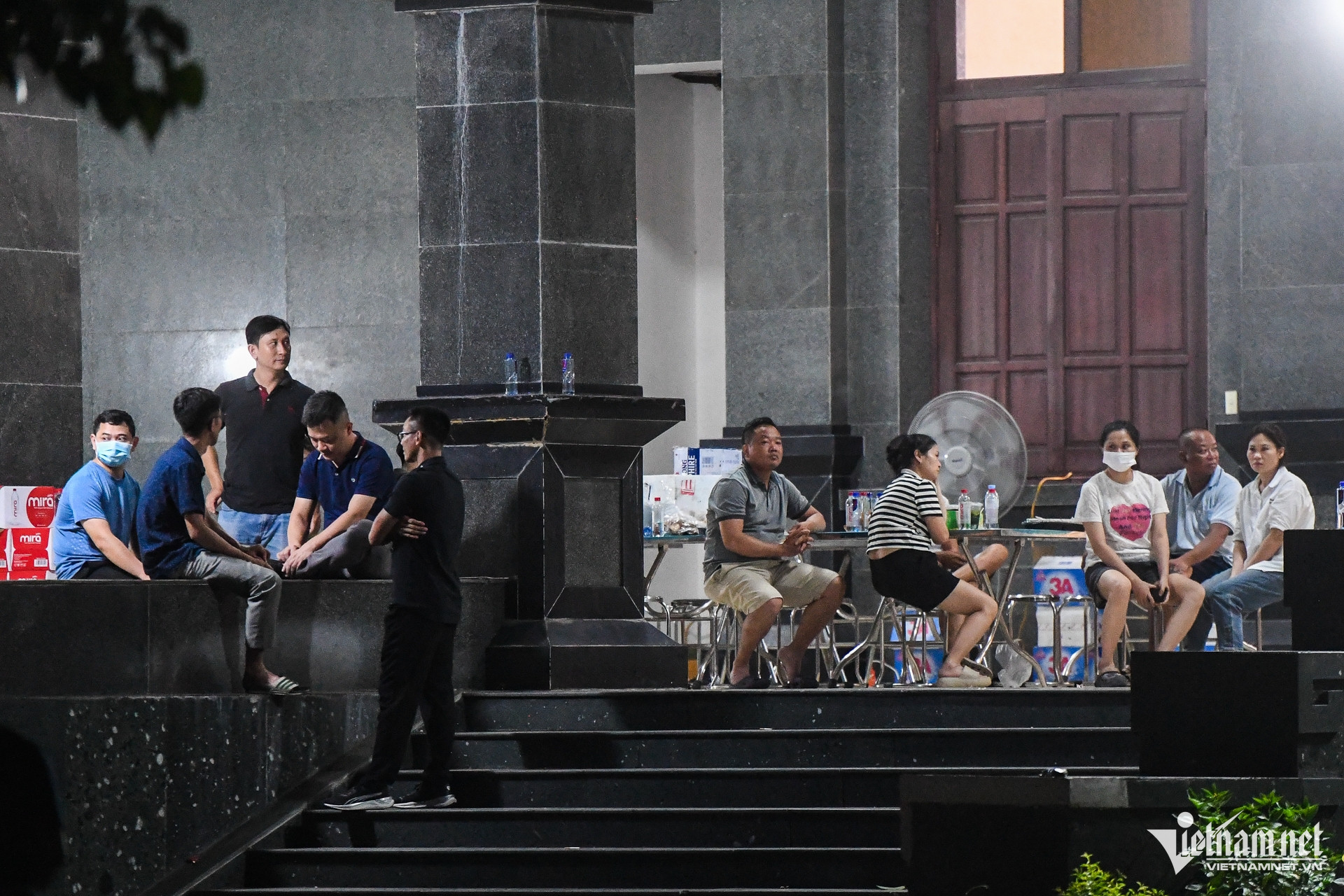 W-Lat tau   Ha Long 3.jpg