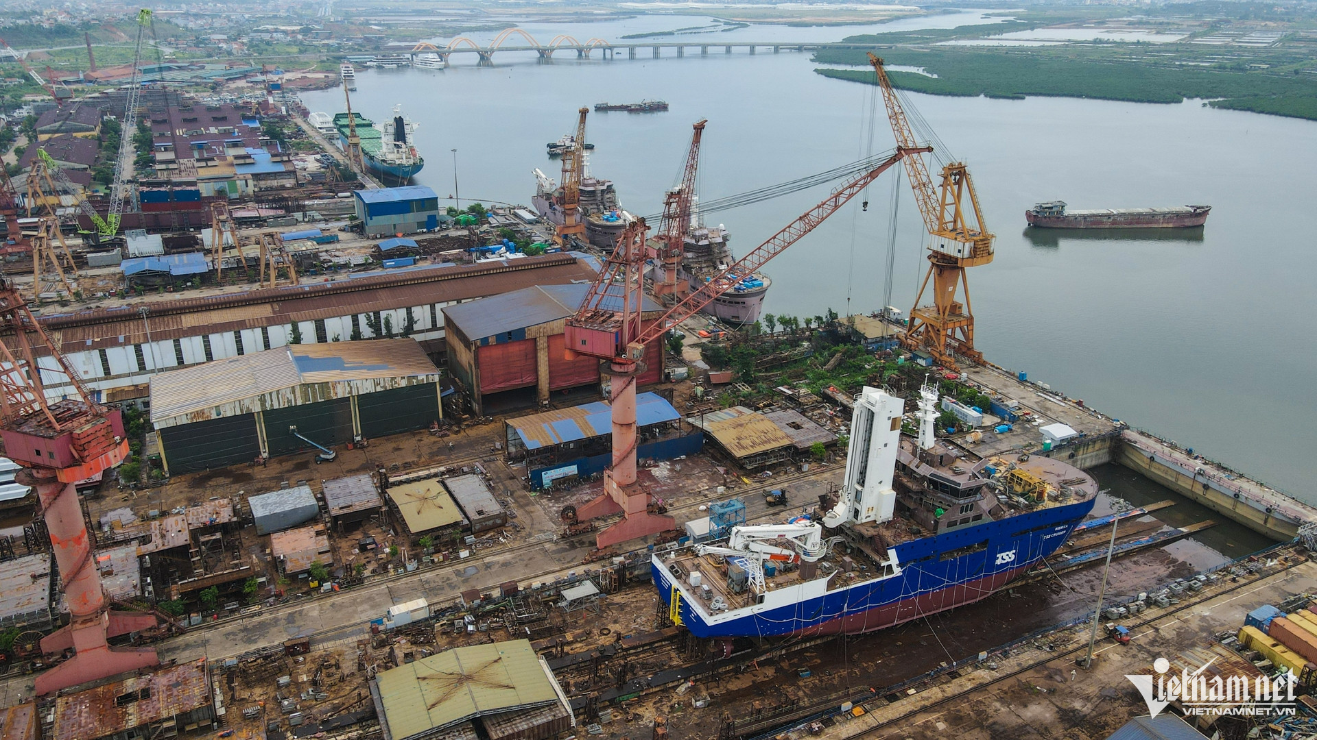 W-Lat tau Ha Long 4.jpg