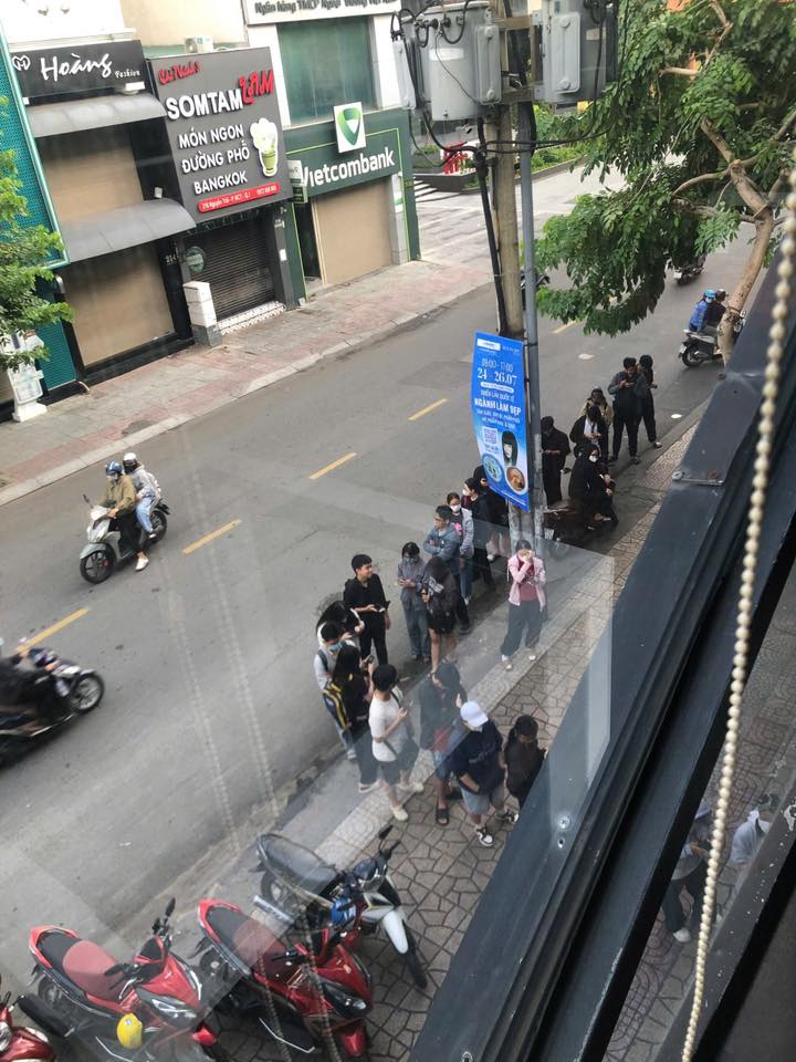 HOT chưa từng thấy: Phim chưa chiếu đã kiếm 11 tỷ, khán giả Việt xếp hàng mua vé từ 7h sáng- Ảnh 2.