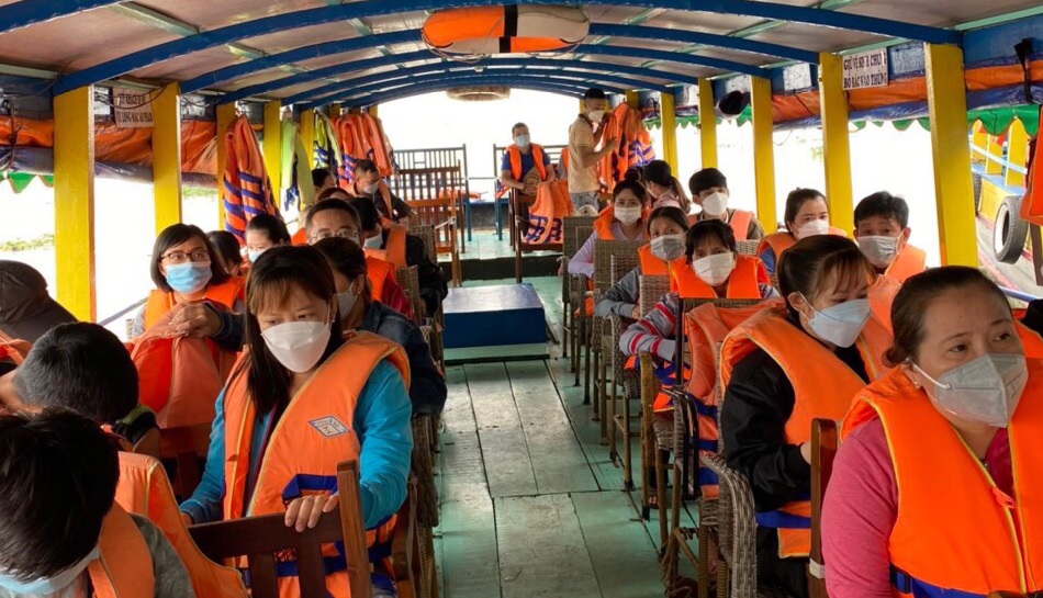 Áo phao trên thuyền: Không phải lúc nào mặc cũng là an toàn, một khu vực được khuyên 'chỉ cầm trên tay' - Ảnh 1.