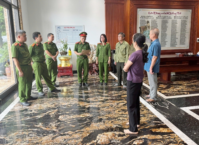 20-1752997010-hanh-trinh-triet-xoa-bang-nhom-xa-hoi-den-nup-bong-doanh-nhan-do-y-eng-cam-dau.jpg