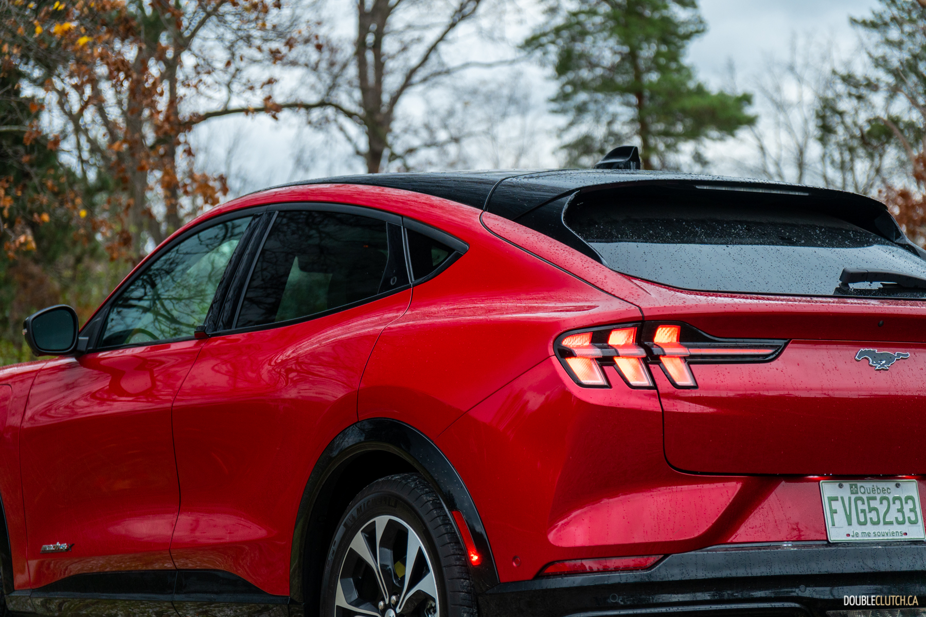 Đây là bản Ford Mustang Mach-E sắp bán tại Việt Nam: Diện mạo khác xe nhập tư, pin khủng, đầy bình có thể chạy Hà Nội - Quảng Bình - Ảnh 10.