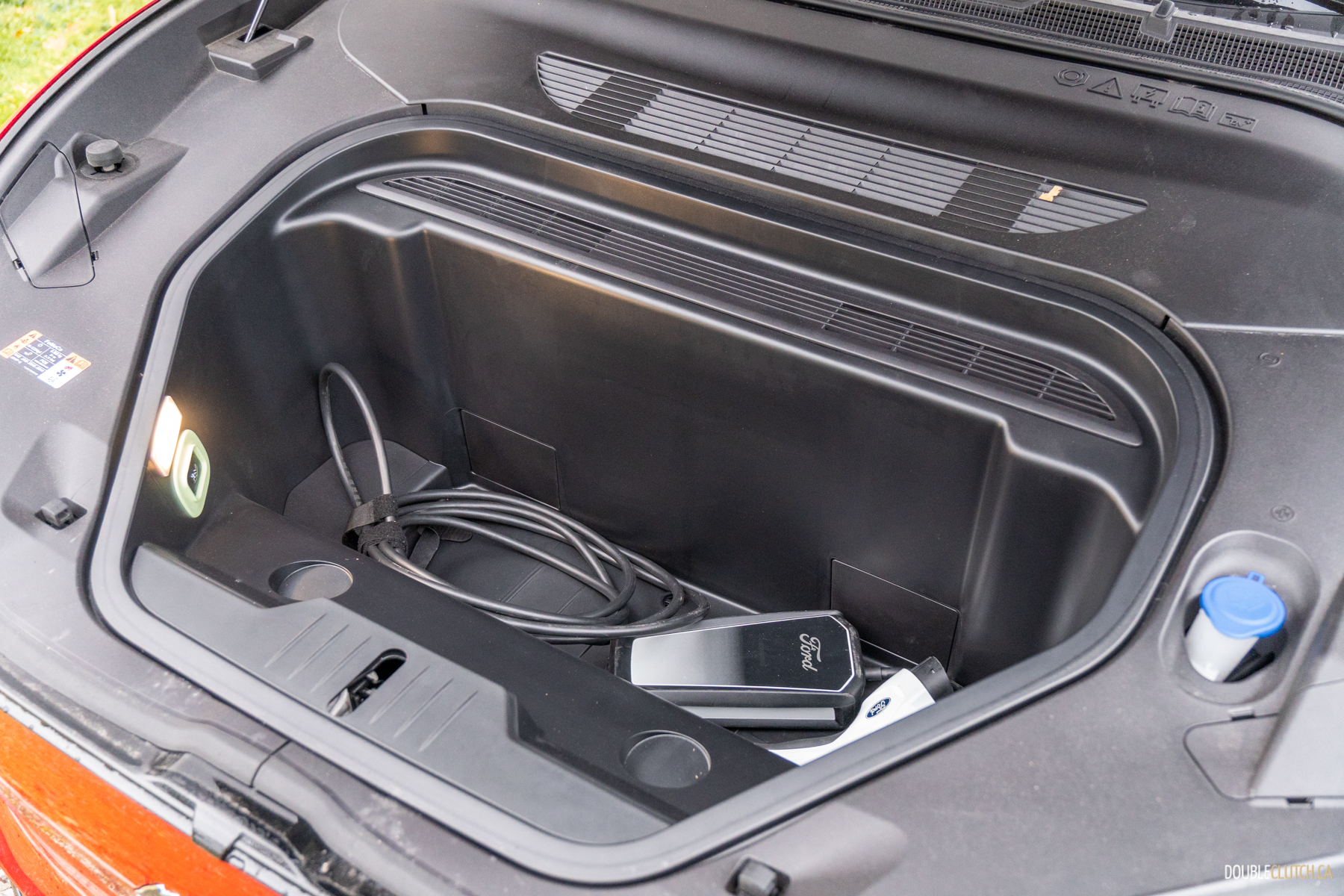 Đây là bản Ford Mustang Mach-E sắp bán tại Việt Nam: Diện mạo khác xe nhập tư, pin khủng, đầy bình có thể chạy Hà Nội - Quảng Bình - Ảnh 19.
