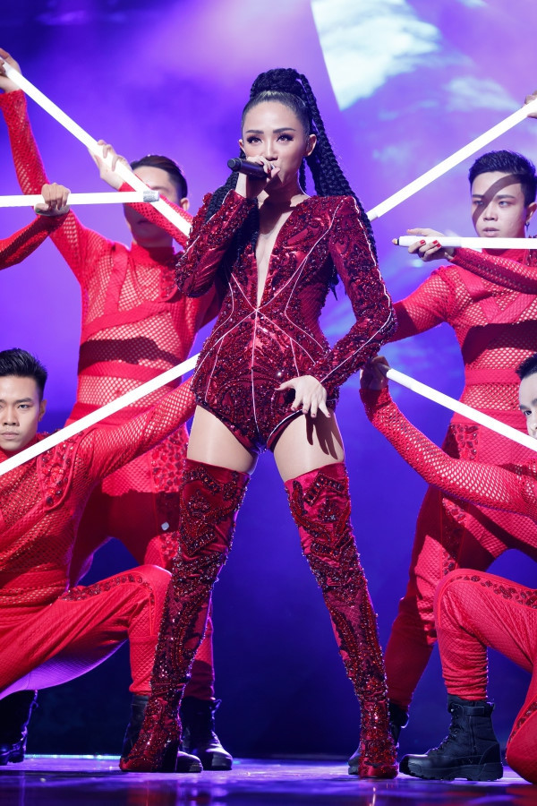 Tóc Tiên bị chê hát thua cả tân binh mới vào nghề, đến nhóm nam Kpop đình đám còn tỏ thái độ?- Ảnh 6.
