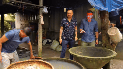 Khách Tây trầm trồ trước đặc sản