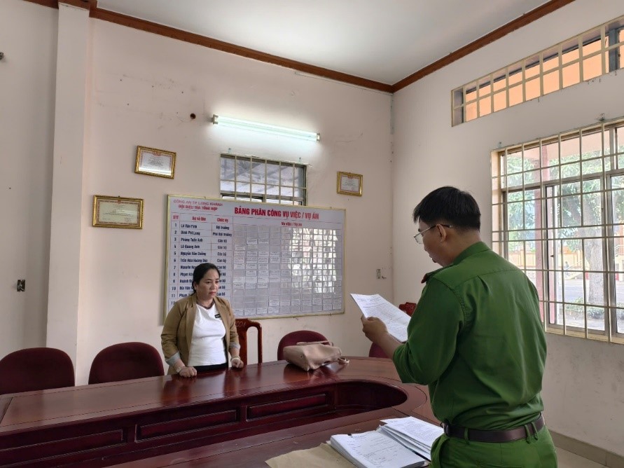 Bắt tạm giam Trưởng Văn phòng công chứng Huỳnh Thị Liêm - Ảnh 2.
