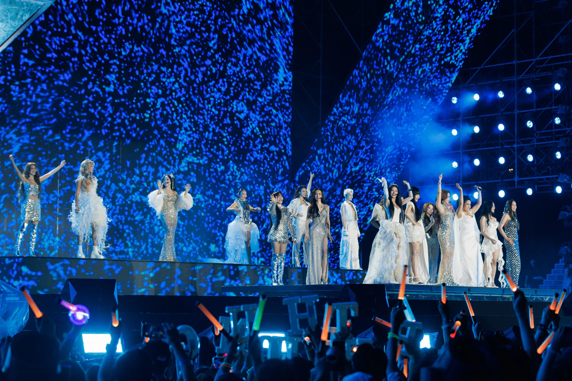 25-1753445125-ha-anh-tuan-noi-gi-ve-cac-concert-chay-ve-cua-anh-trai-chi-dep.webp