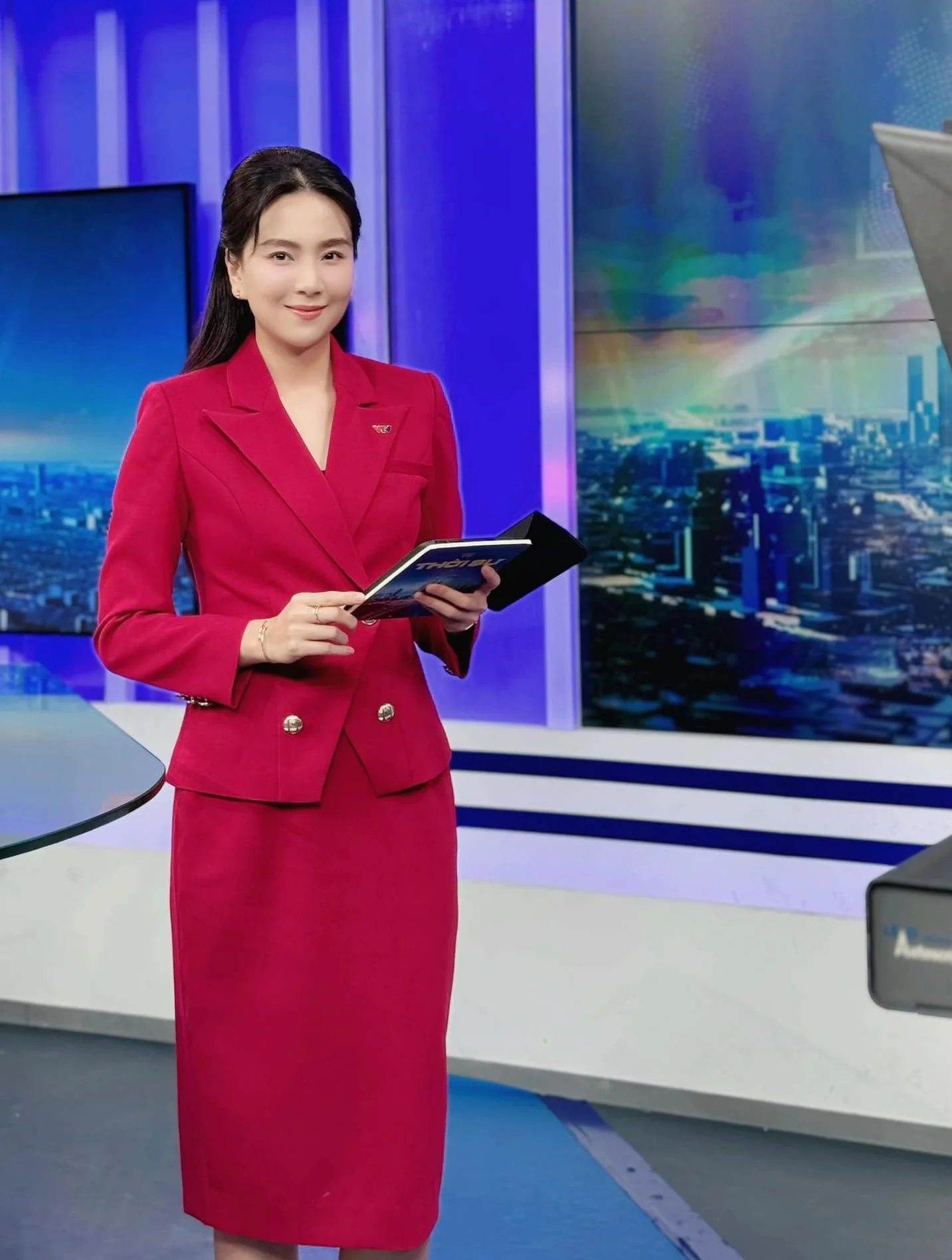 26-1753489870-cuoc-song-cua-mc-dep-nhat-vtv-sau-2-lan-lam-dau-hao-mon-ra-sao.webp