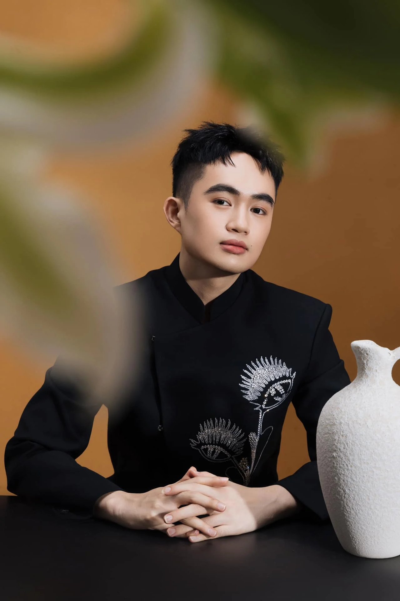 26-1753519627-vu-khui-blacklist-chan-dong-gioi-kol-nguoi-boc-tina-thao-thi-tung-tin-nhan-rieng-tu.webp
