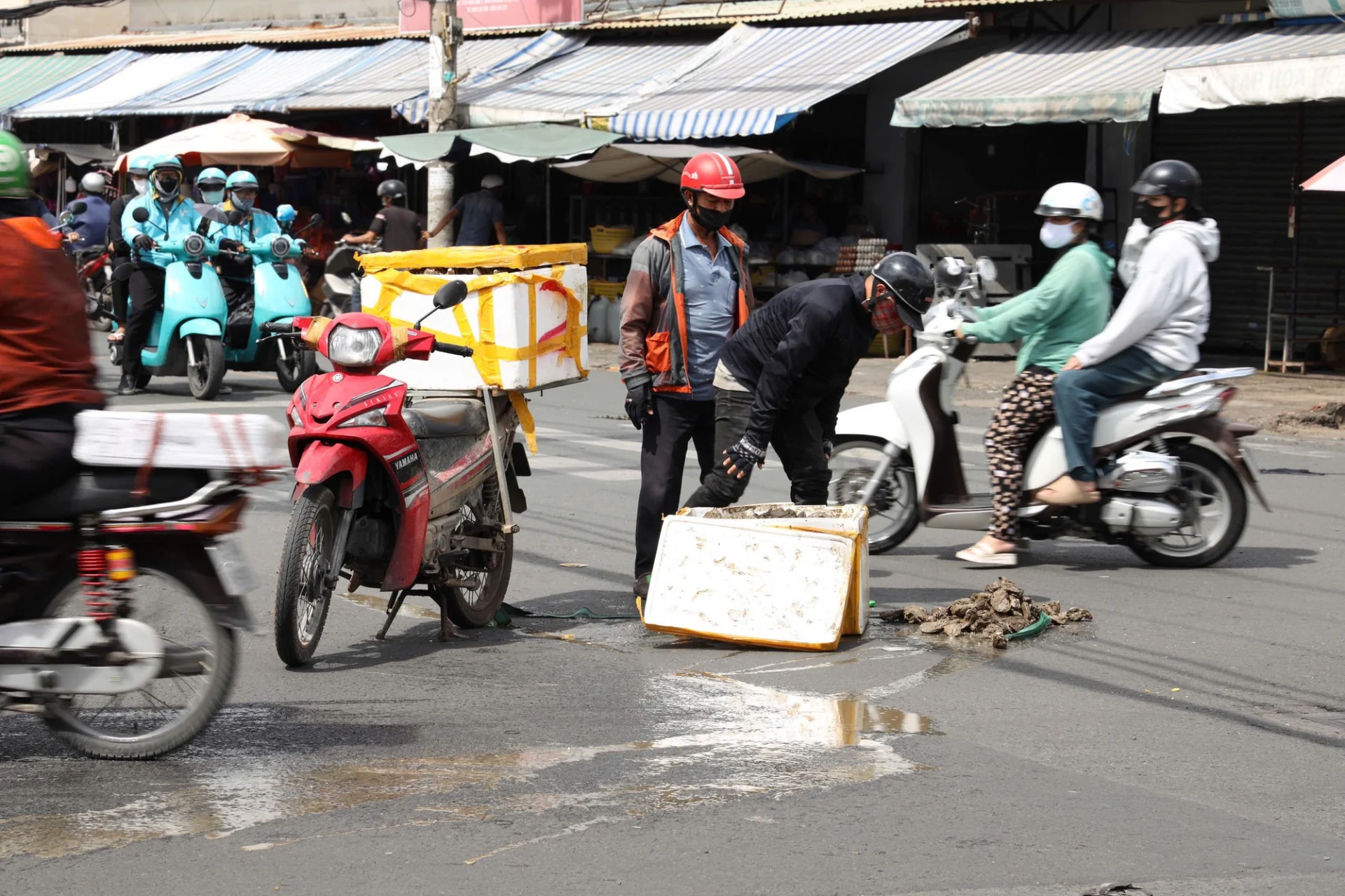 27-1753580208-3-giao-lo-thuong-xuyen-ket-xe-o-tp-hcm-sap-duoc-giai-cuu.webp