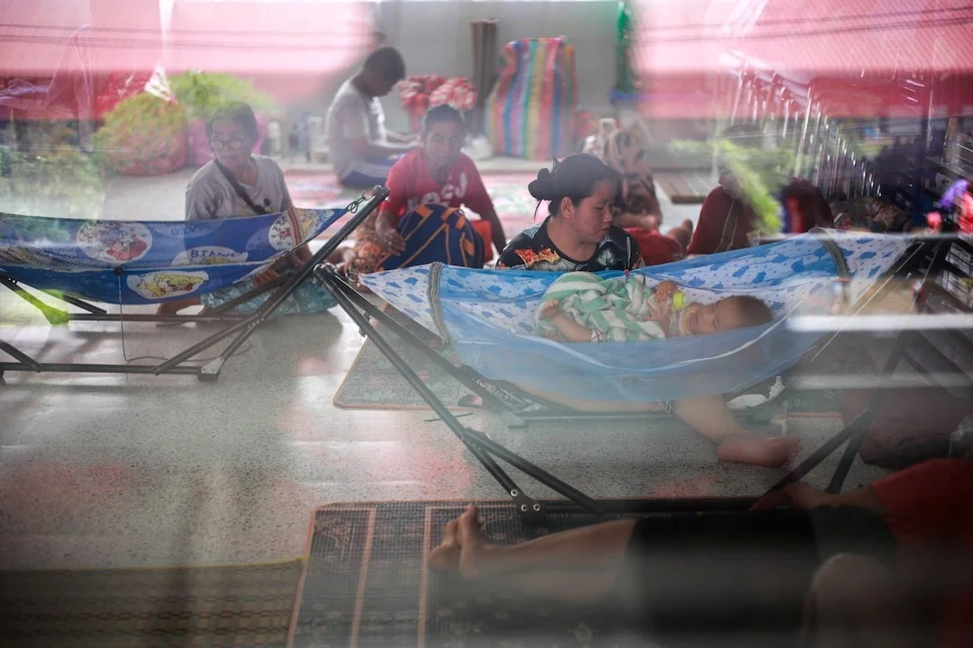 27-1753582272-cang-thang-tren-bien-gioi-keo-dai-sang-ngay-thu-ba-cong-dan-campuchia-o-thai-lan-un-un-ve-nuoc.webp