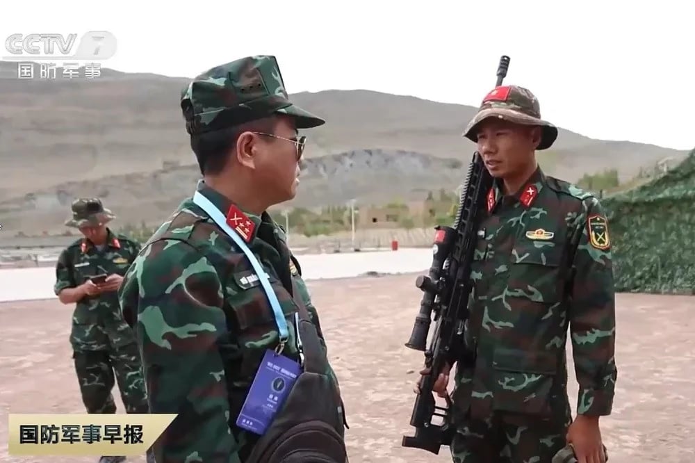 27-1753582772-video-quan-nhan-va-canh-sat-viet-nam-tranh-tai-tai-cuoc-thi-ban-tia-o-trung-quoc.webp