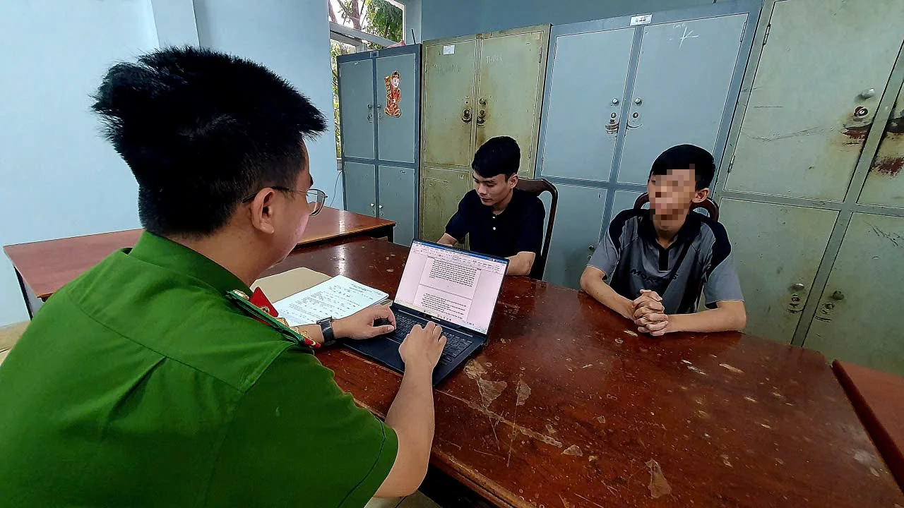 27-1753606869-bat-2-thanh-thieu-nien-dam-nguoi-khac-trong-thuong-vi-cho-rang-bi-nhin-deu.webp
