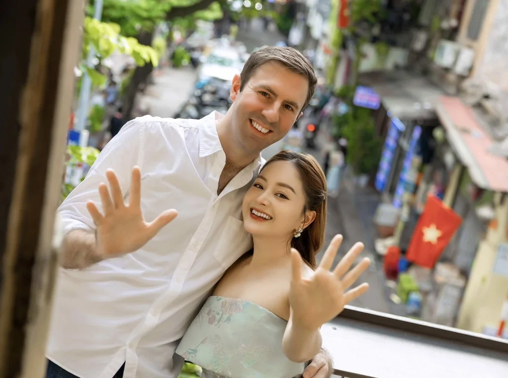 Lan Phương nộp đơn ly hôn chồng Tây: