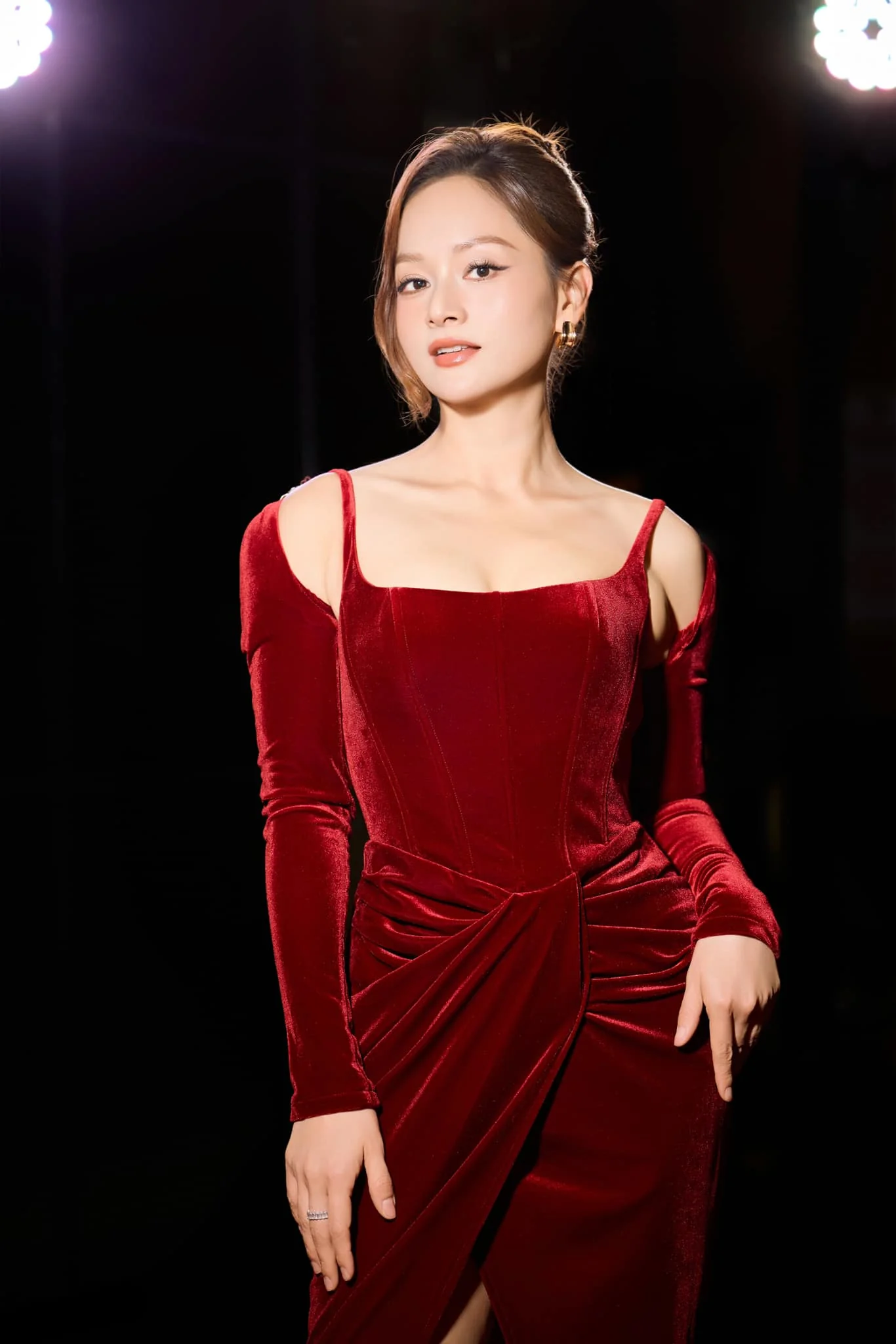 Lan Phương nộp đơn ly hôn chồng Tây: