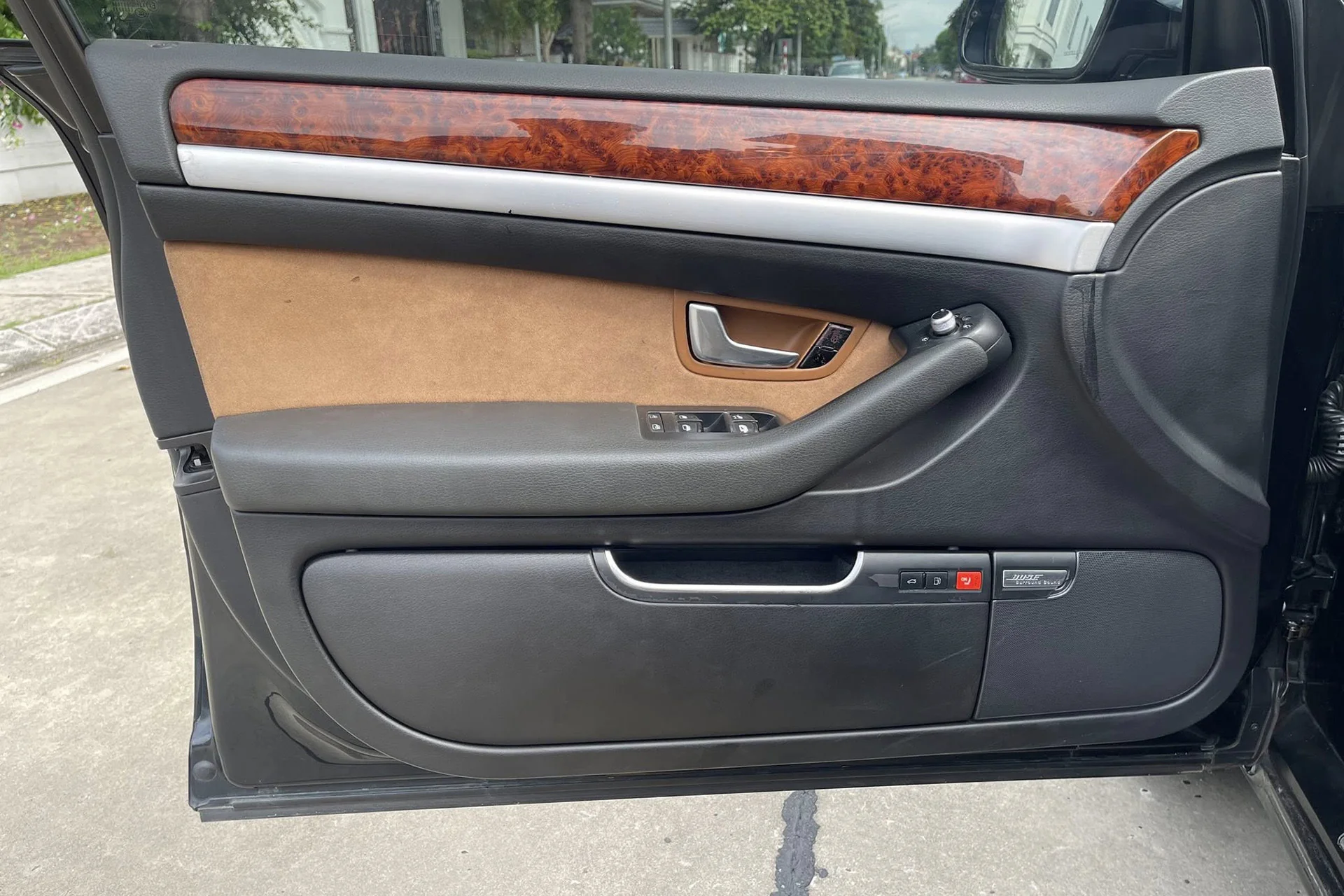 28-1753670733-xe-sang-audi-a8l-nhap-duc-ban-gia-re-hon-xe-co-kia-morning-tien-nghi-nhu-xe-moi.webp
