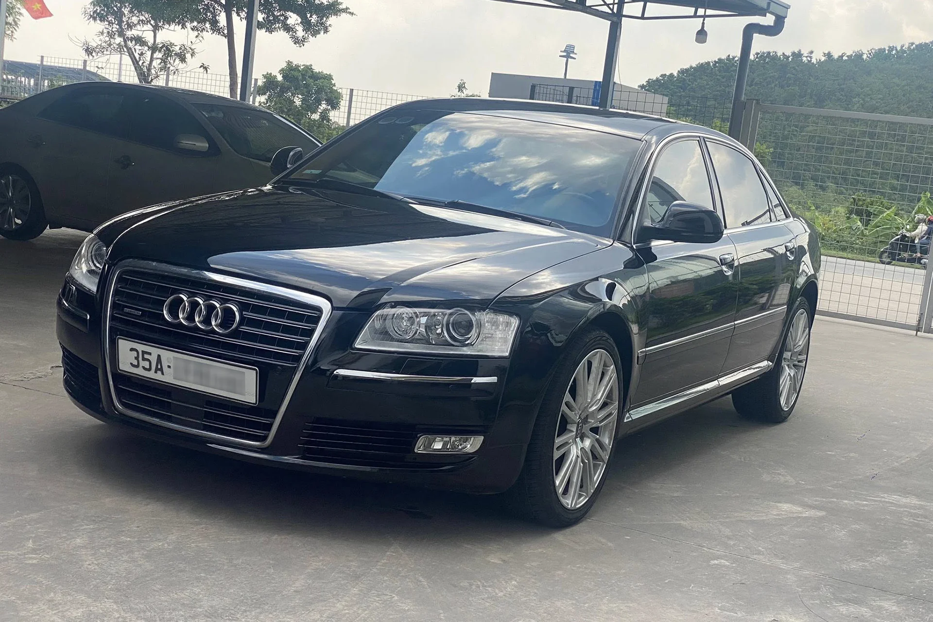 28-1753670747-xe-sang-audi-a8l-nhap-duc-ban-gia-re-hon-xe-co-kia-morning-tien-nghi-nhu-xe-moi.webp