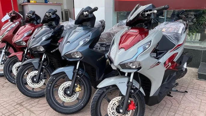 28-1753672527-bang-gia-xe-honda-air-blade-moi-nhat-thang-72025.webp