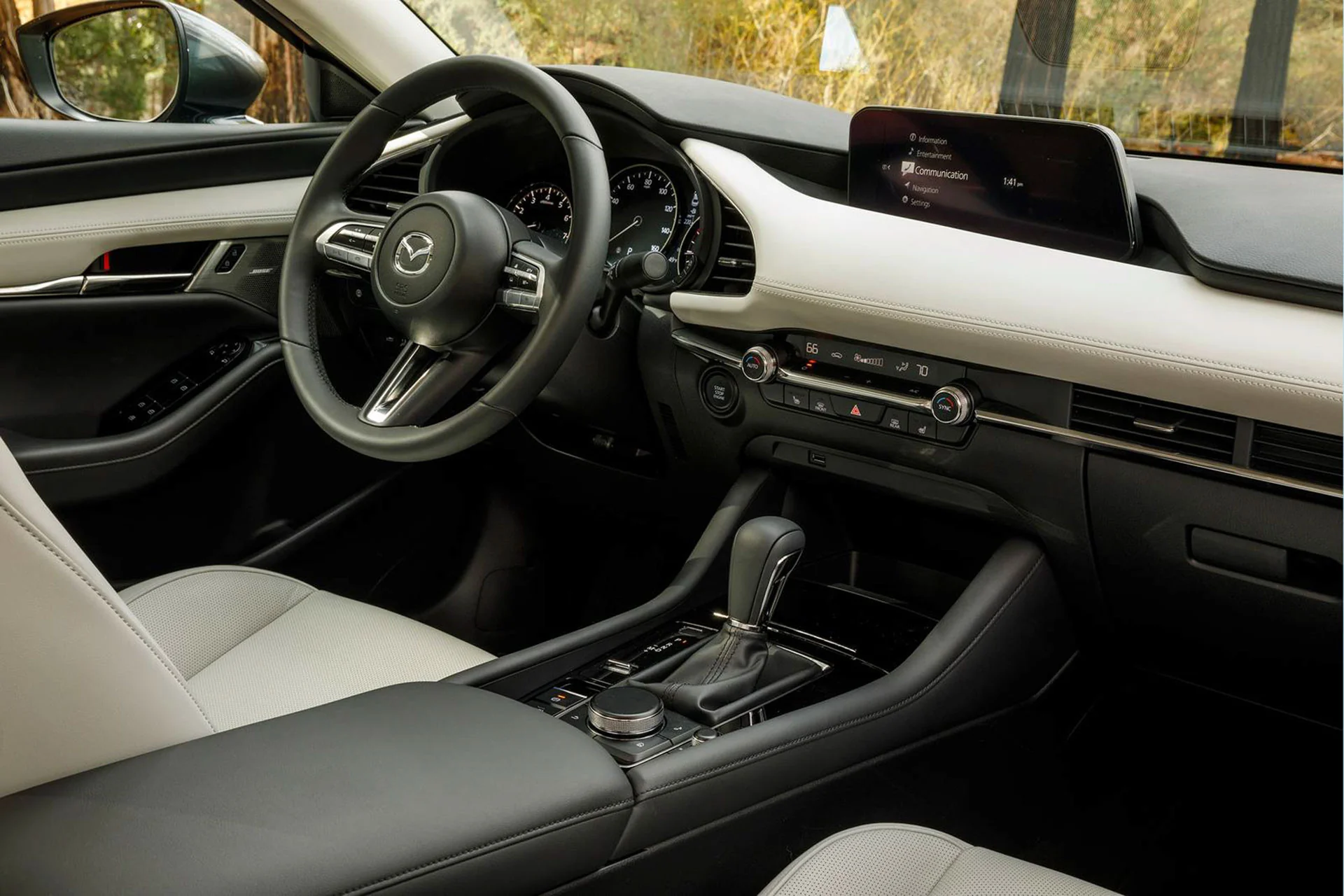 MAzda3 noi that.jpg