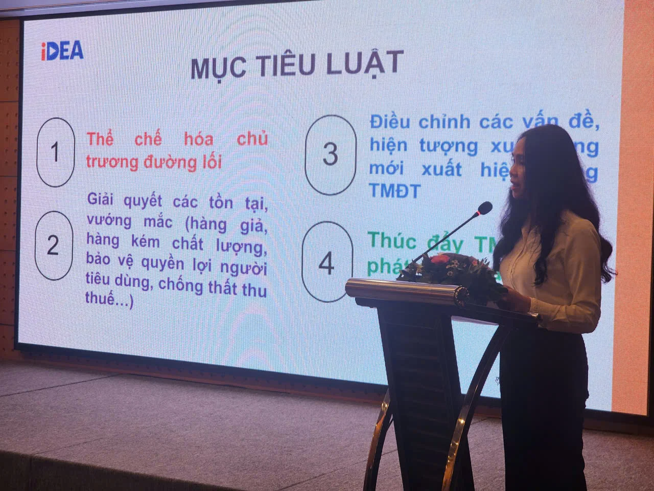 Quy định mới về livestream bán hàng thúc đẩy thương mại điện tử bền vững - Ảnh 1.