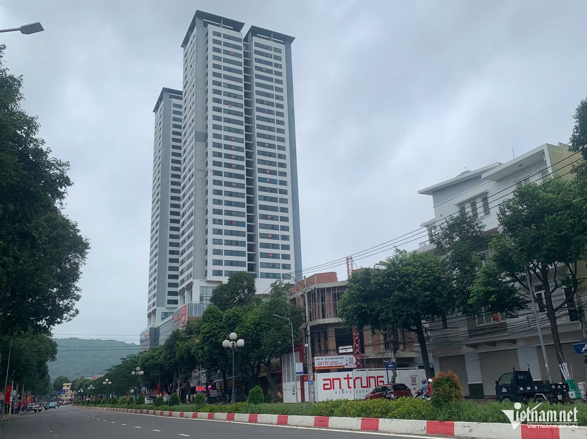 W-xuất hiện vết nứt tại chung cư 36 tầng ở tphcm.jpg
