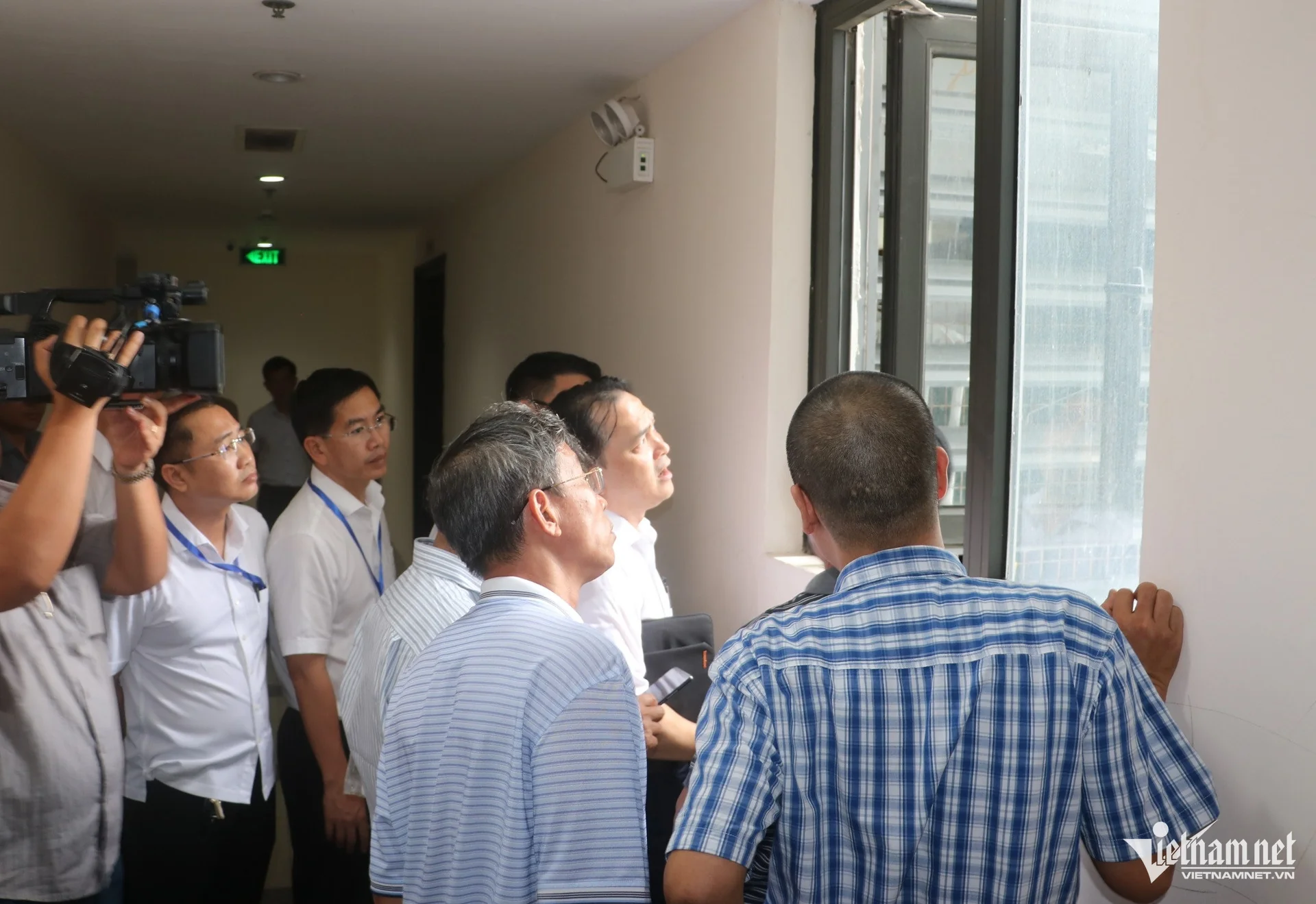 W-xuất hiện vết nứt tại chung cư 36 tầng ở tphcm 2.JPG.jpg